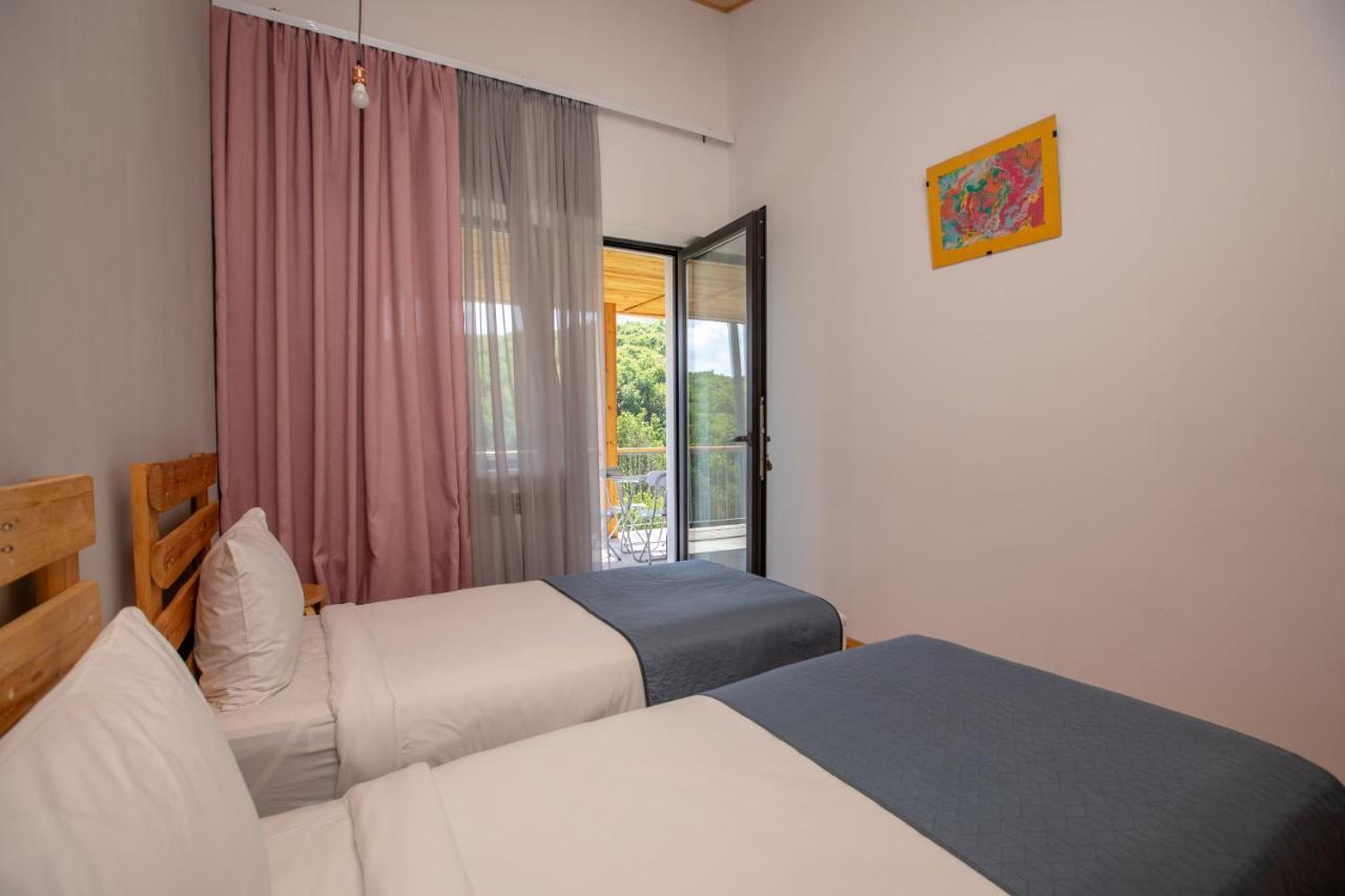 Vardeni Guesthouse Hrazdan Exteriör bild