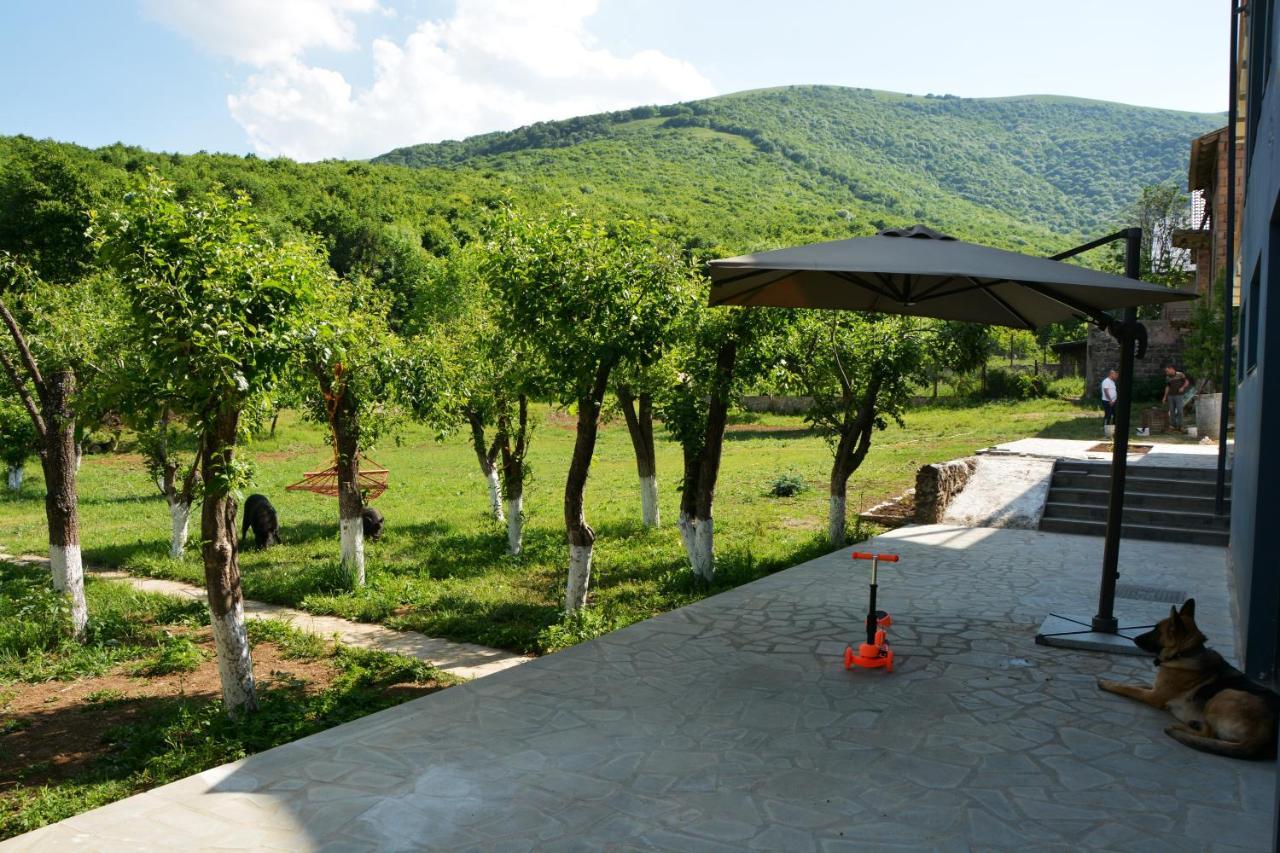 Vardeni Guesthouse Hrazdan Exteriör bild